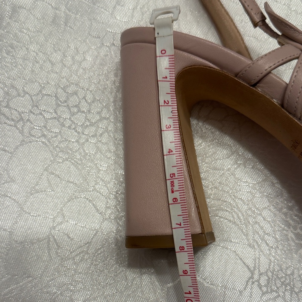 Kate Spade Black and Blush Heels. - Picture 3 of 12
